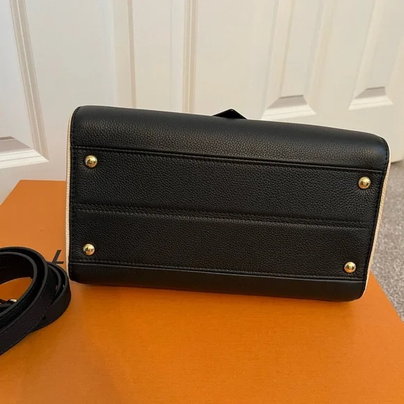 LV bag - Picture 11 of 12